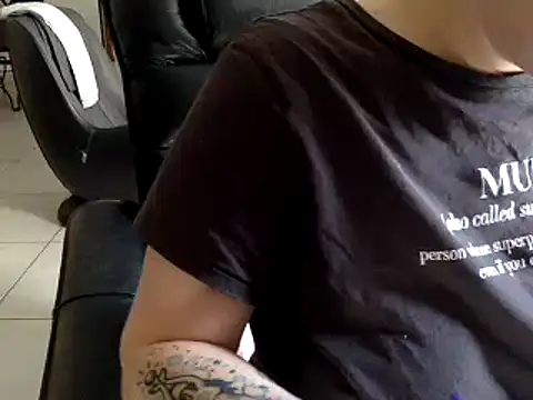 Snapshot of vanillesoumise chatting on March 3, 9:48 am vanillesoumise online show from March 3, 9:48 am