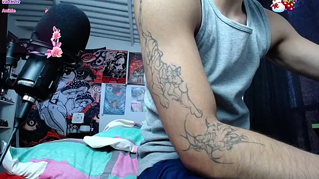 dylan fun18 online show from January 8, 9:28 pm