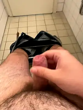 Snapshot of BigAssChubby chatting on November 4, 10:47 am BigAssChubby online show from November 4, 10:47 am