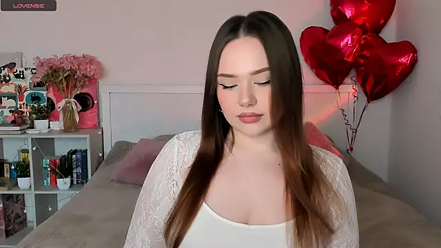 LittleKiitten online show from May 31, 2:35 pm