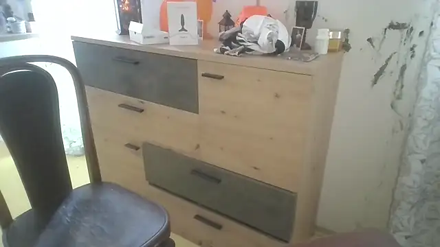 Snapshot of Meliss_Official9 chatting on October 1, 9:37 am Meliss Official9 online show from October 1, 9:37 am