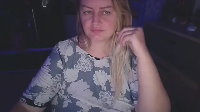 Snapshot of Meliss_Official9 chatting on October 14, 9:15 pm Meliss Official9 online show from October 14, 9:15 pm