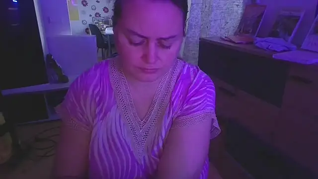 Snapshot of Meliss_Official9 chatting on November 19, 6:13 am Meliss Official9 online show from November 19, 6:13 am