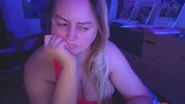 Snapshot of Meliss_Official9 chatting on November 19, 6:30 pm Meliss Official9 online show from November 19, 6:30 pm