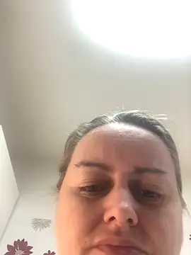 Snapshot of Meliss_Official9 chatting on December 17, 8:42 am Meliss Official9 online show from December 17, 8:42 am