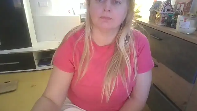 Snapshot of Meliss_Official9 chatting on January 9, 11:35 am Meliss Official9 online show from January 9, 11:35 am