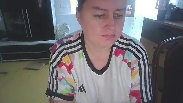 Snapshot of Meliss_Official9 chatting on February 9, 12:09 pm Meliss Official9 online show from February 9, 12:09 pm