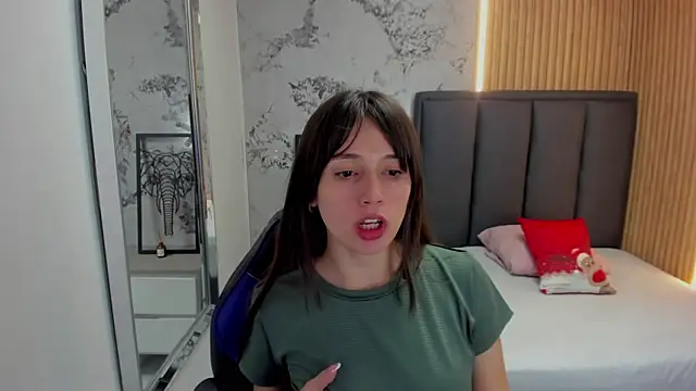 MAGNOLEROY online show from December 16, 12:54 pm