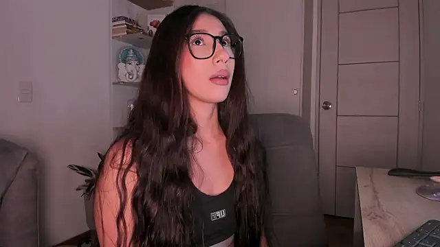 danna davis18 online show from June 6, 7:40 pm