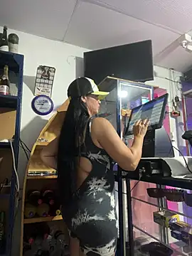 Hot beauty   online show from March 5, 1:01 am