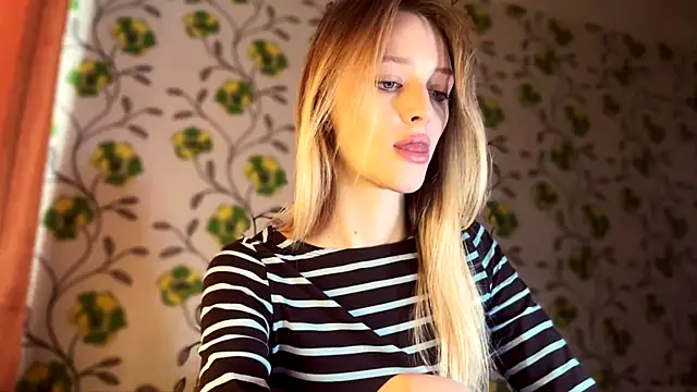 Evvie Summn1 online show from March 3, 5:35 am