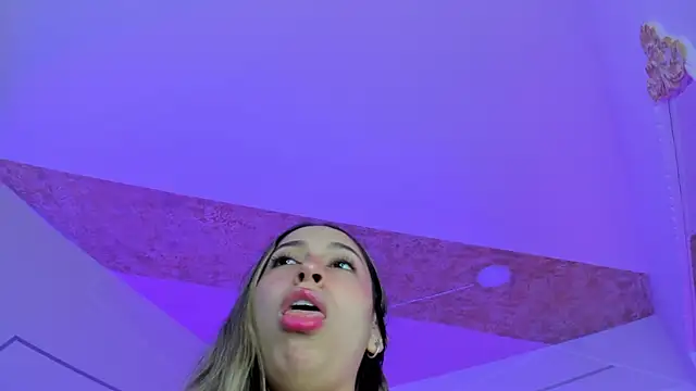 Snapshot of PandoraRider chatting on March 10, 2:33 pm PandoraRider online show from March 10, 2:33 pm