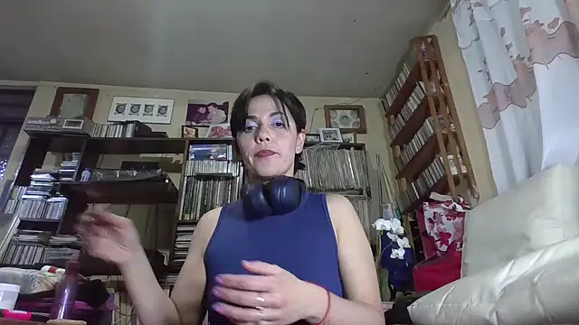 Snapshot of Tiramisu89 chatting on December 22, 6:06 am Tiramisu89 online show from December 22, 6:06 am