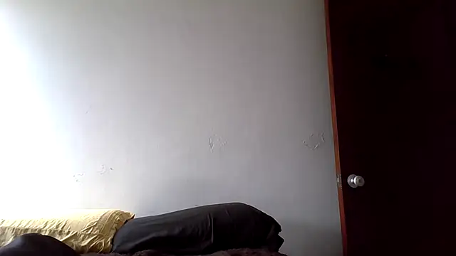 Snapshot of Tiramisu89 chatting on October 15, 7:03 pm Tiramisu89 online show from October 15, 7:03 pm