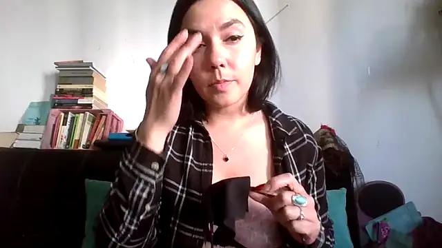 Snapshot of Tiramisu89 chatting on October 31, 9:05 pm Tiramisu89 online show from October 31, 9:05 pm