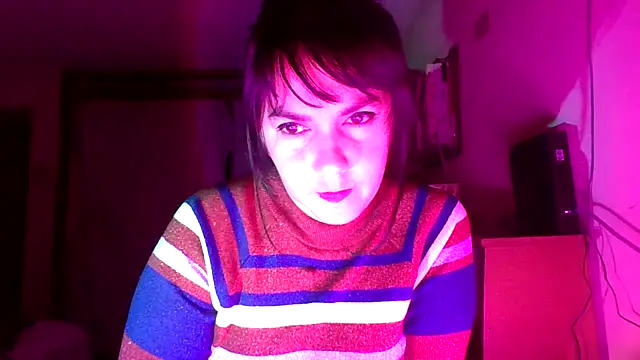 Snapshot of Tiramisu89 chatting on December 23, 5:27 am Tiramisu89 online show from December 23, 5:27 am