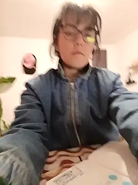 Snapshot of Tiramisu89 chatting on February 26, 1:26 am Tiramisu89 online show from February 26, 1:26 am