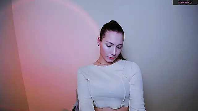 Snapshot of VanessaMay_ chatting on December 12, 6:31 pm VanessaMay online show from December 12, 6:31 pm