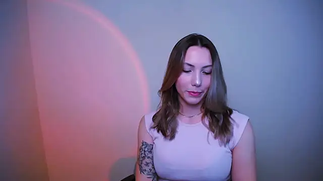 Snapshot of VanessaMay_ chatting on December 18, 5:52 pm VanessaMay online show from December 18, 5:52 pm