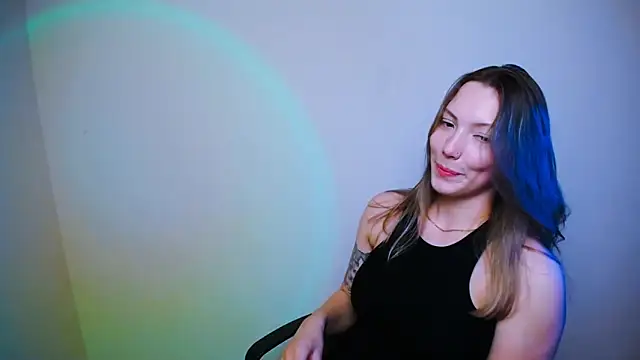 Snapshot of VanessaMay_ chatting on January 22, 2:15 am VanessaMay online show from January 22, 2:15 am