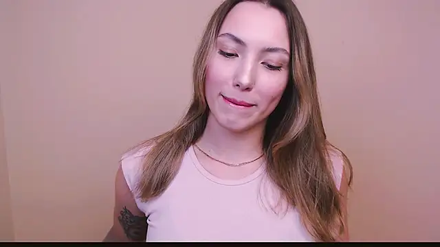 Snapshot of VanessaMay_ chatting on February 6, 11:37 pm VanessaMay online show from February 6, 11:37 pm