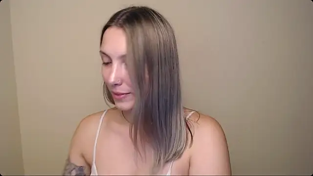 Snapshot of VanessaMay_ chatting on September 8, 4:28 pm VanessaMay online show from September 8, 4:28 pm