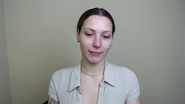 Snapshot of VanessaMay_ chatting on February 9, 5:28 pm VanessaMay online show from February 9, 5:28 pm