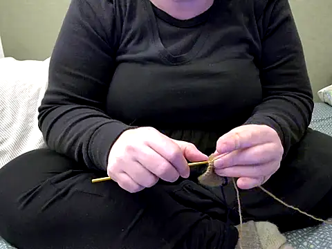 MarthaBriest online show from December 17, 8:04 pm