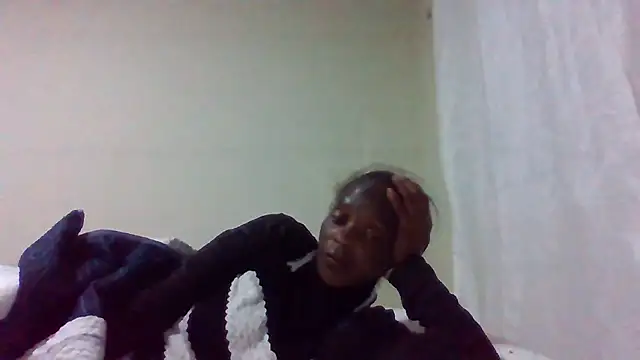 Snapshot of sweets_80 chatting on June 24, 4:50 pm sweets 80 online show from June 24, 4:50 pm