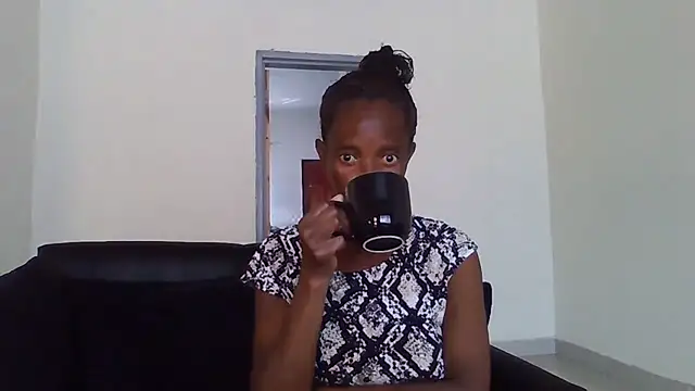 Snapshot of sweets_80 chatting on July 14, 10:43 am sweets 80 online show from July 14, 10:43 am