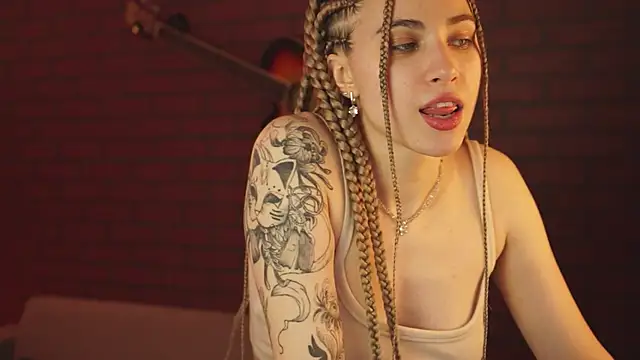 EllieCutes online show from February 9, 2:50 pm