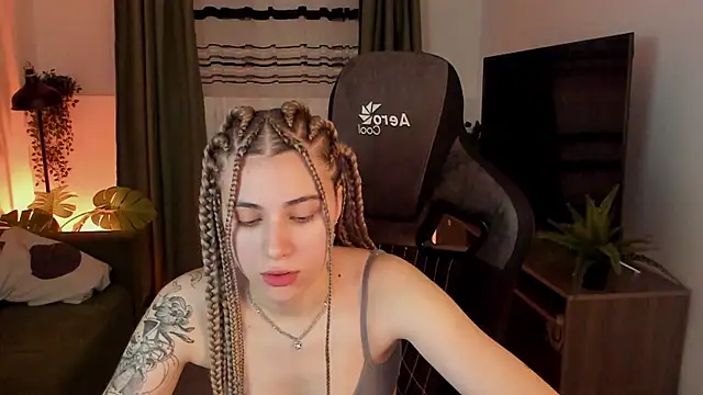 EllieCutes online show from February 10, 6:42 am