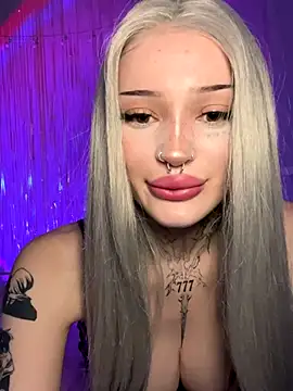 madelinexx online show from November 17, 11:05 am