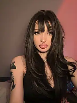 madelinexx online show from April 18, 5:06 pm