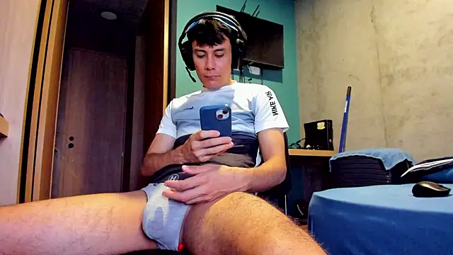 Huge latin cock online show from June 24, 11:04 pm