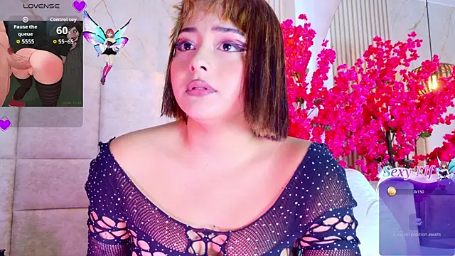 Snapshot of KimVelezz chatting on June 23, 7:12 pm KimVelezz online show from June 23, 7:12 pm