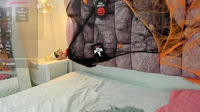 Snapshot of britanny-collyns chatting on October 14, 7:47 pm britanny-collyns online show from October 14, 7:47 pm