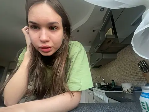 Snapshot of Roxie_Mils chatting on July 17, 6:57 pm Roxie Mils online show from July 17, 6:57 pm