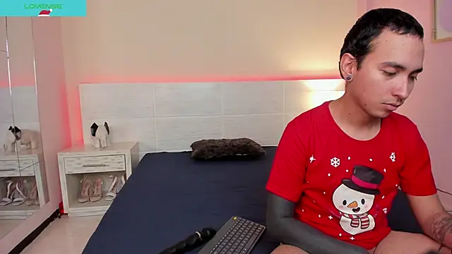 MARCUS AND HIKARY online show from December 21, 8:43 pm
