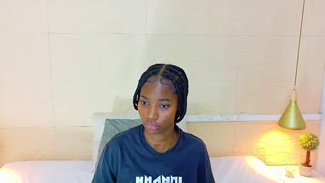 Chocolatte bar online show from February 25, 1:43 pm