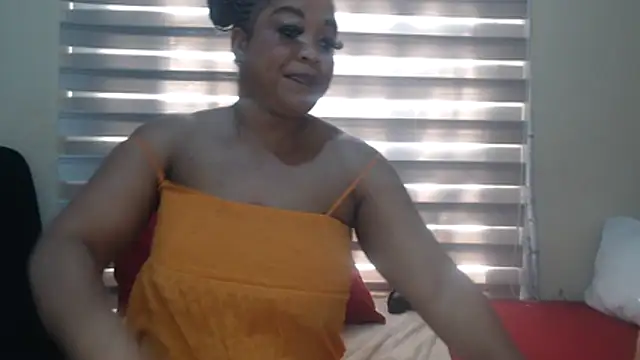 Snapshot of Foxybrownxx1 chatting on July 10, 12:19 pm Foxybrownxx1 online show from July 10, 12:19 pm