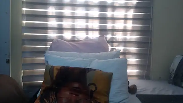 Snapshot of Foxybrownxx1 chatting on July 19, 6:50 am Foxybrownxx1 online show from July 19, 6:50 am