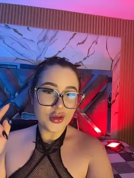 LylaLee111 online show from May 26, 1:40 pm