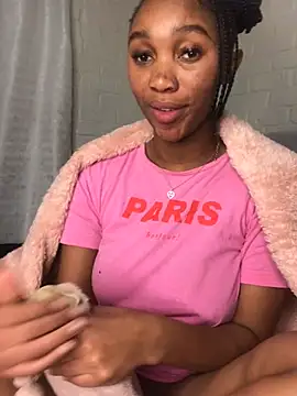 Snapshot of Shria107 chatting on July 4, 11:11 pm Shria107 online show from July 4, 11:11 pm