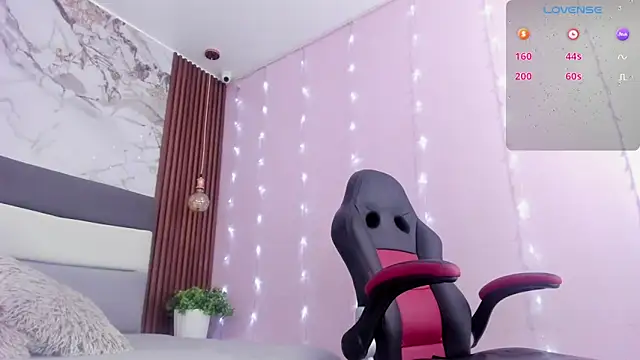 ALICESTARKK online show from February 9, 1:26 pm