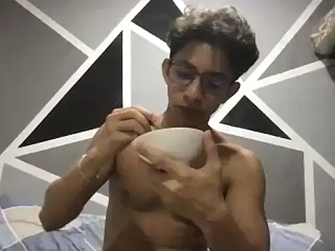 ferchitibellako online show from July 24, 3:59 am