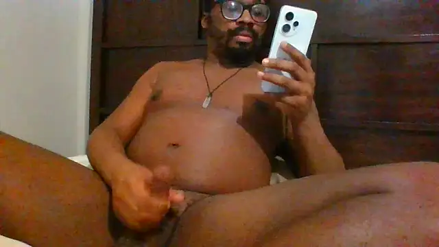 Snapshot of Hotcock100 chatting on December 1, 11:54 pm Hotcock100 online show from December 1, 11:54 pm