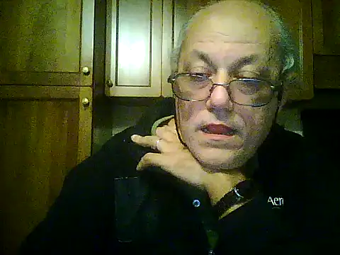 Snapshot of gianbragallini chatting on October 31, 12:00 am gianbragallini online show from October 31, 12:00 am