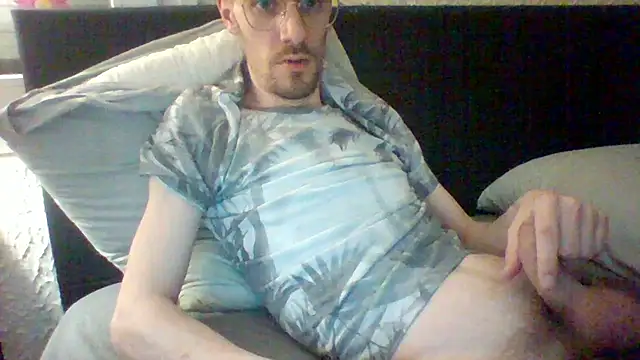 passif520 online show from March 13, 8:43 pm