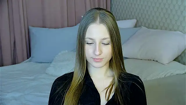 BritneyCruze online show from February 13, 11:50 am